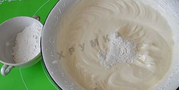 торт клубничный поцелуй