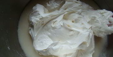 торт молочный рай на тарелке