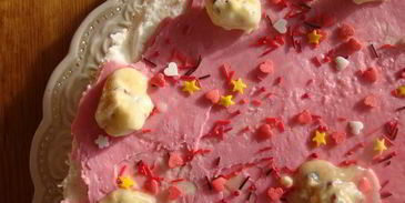 торт молочный рай на тарелке