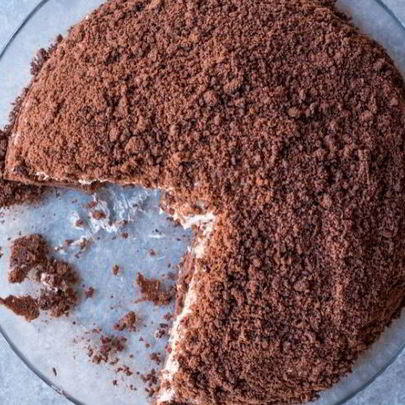 Торт норка крота с клубникой