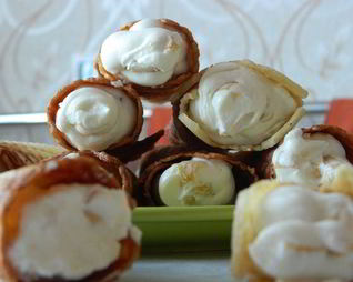 Хрустящие вафли с маскарпоне и фруктами