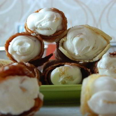 Хрустящие вафли с маскарпоне и фруктами