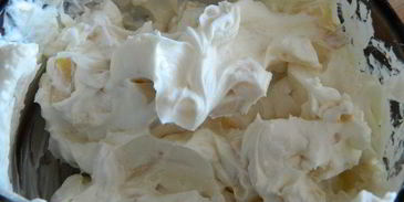 хрустящие вафли с маскарпоне и фруктами