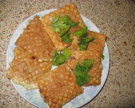 Снова вафли, теперь с мясом