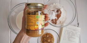 вафли с корицей и яблочным пюре