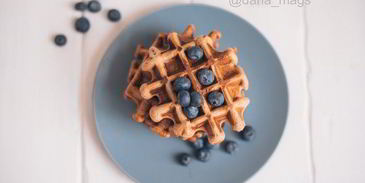 вафли с корицей и яблочным пюре