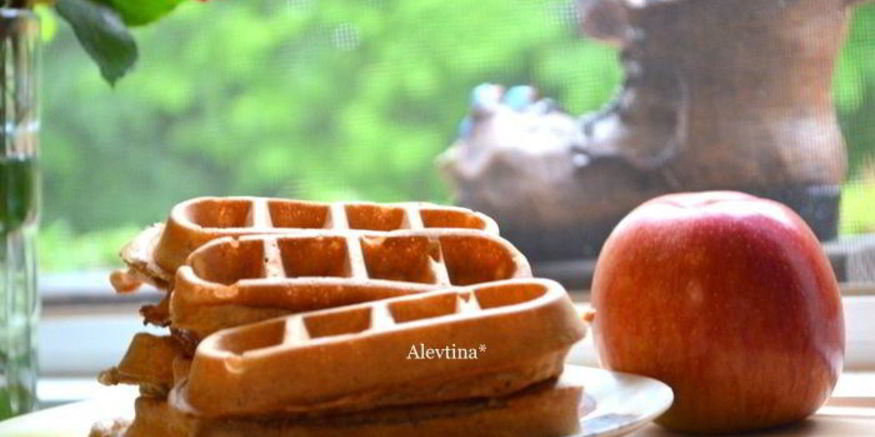 Рецепт яблочных вафель с корицей