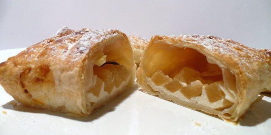 Рецепт яблочных слоек с творогом