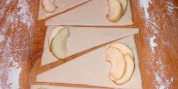 яблочные слойки в лимонадной карамели