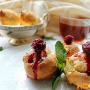 Рецепт Домашних профитролей с начинкой из вишен