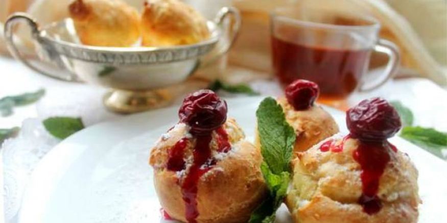 Рецепт домашних профитролей с начинкой из вишен