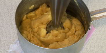 домашние эклеры со сгущенкой