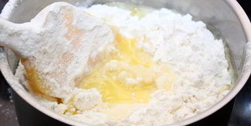 круглые эклеры с заварным кремом