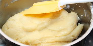 круглые эклеры с заварным кремом