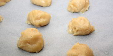 круглые эклеры с заварным кремом