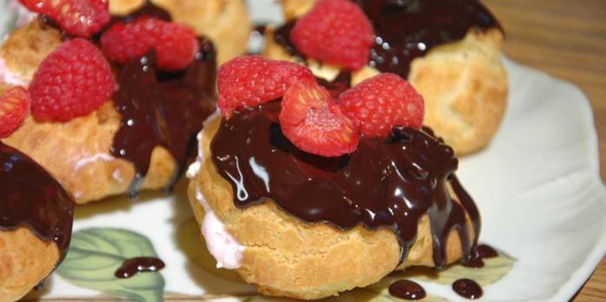 Рецепт малиновых эклеров