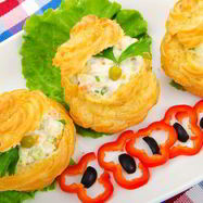 Рецепт Профитролей с крабовыми палочками и сыром