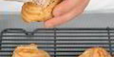 профитроли с кремом из лосося