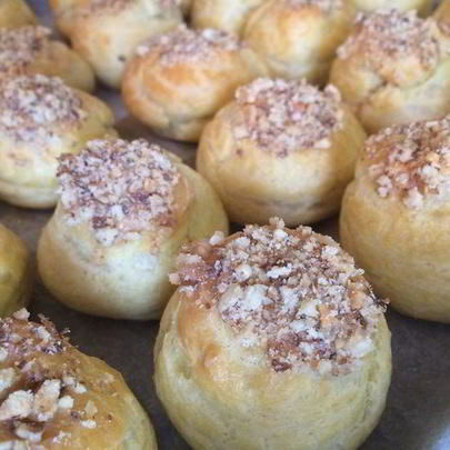 Профитроли с кремом из вареной сгущенки