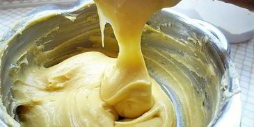 профитроли с пармезаном и муссом из крабового мяса