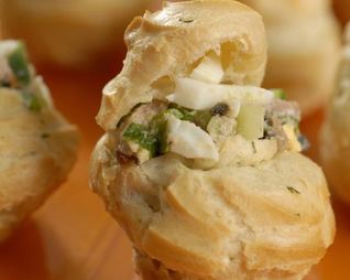 Профитроли с печенью трески