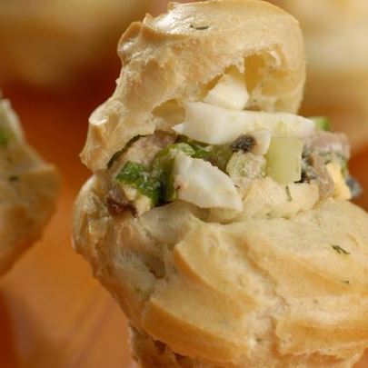 Профитроли с печенью трески