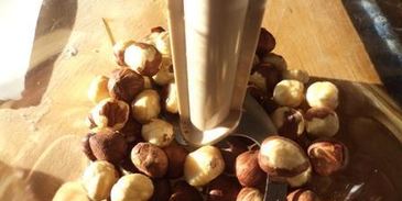 профитроли с шоколадно-ореховым кремом