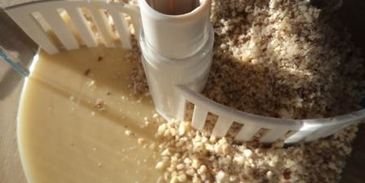 профитроли с шоколадно-ореховым кремом