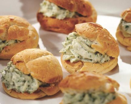 Профитроли с сырным кремом