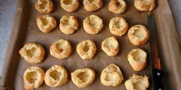 профитроли с творожным сыром и семгой