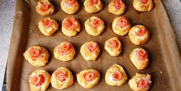 профитроли с творожным сыром и семгой