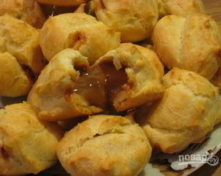 Профитроли со сгущенкой