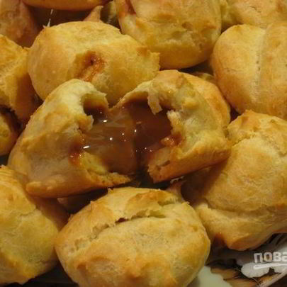 Профитроли со сгущенкой