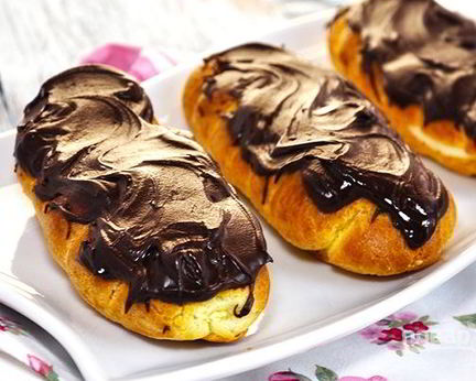 Эклеры из заварного теста с кремом