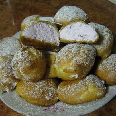 Эклеры с клубнично-сливочным кремом