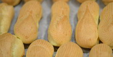 эклеры со сливочно-шоколадным кремом