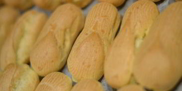 эклеры со сливочно-шоколадным кремом