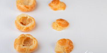 закусочные профитроли с салатом из креветок и крабовых палочек