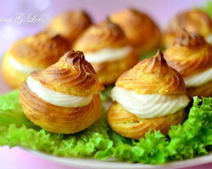 Закусочные профитроли со сливочно-лососевым крем-муссом