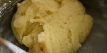 закусочные профитроли со сливочно-лососевым крем-муссом