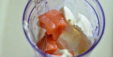 закусочные профитроли со сливочно-лососевым крем-муссом