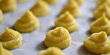 закусочные профитроли со сливочно-лососевым крем-муссом