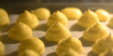 закусочные профитроли со сливочно-лососевым крем-муссом