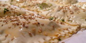 закусочные слойки с фетой и шпинатом