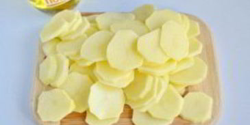 картофельная запеканка с грибами и чесноком