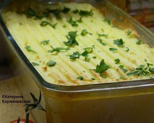 Картофельная запеканка с треской и креветками