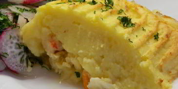 картофельная запеканка с треской и креветками