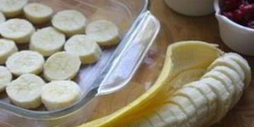 овсяная запеканка с ягодами и орехами