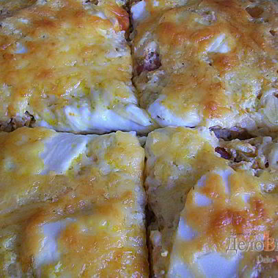 Рисовая запеканка с сосисками и брынзой