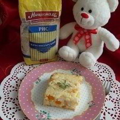 Рисово-творожная запеканка с яблоком и курагой